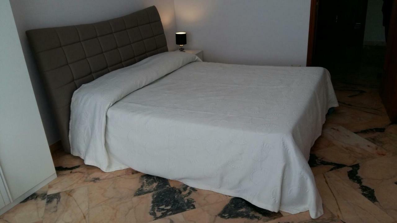 B&B Domus Lupiae Lecce Exterior foto