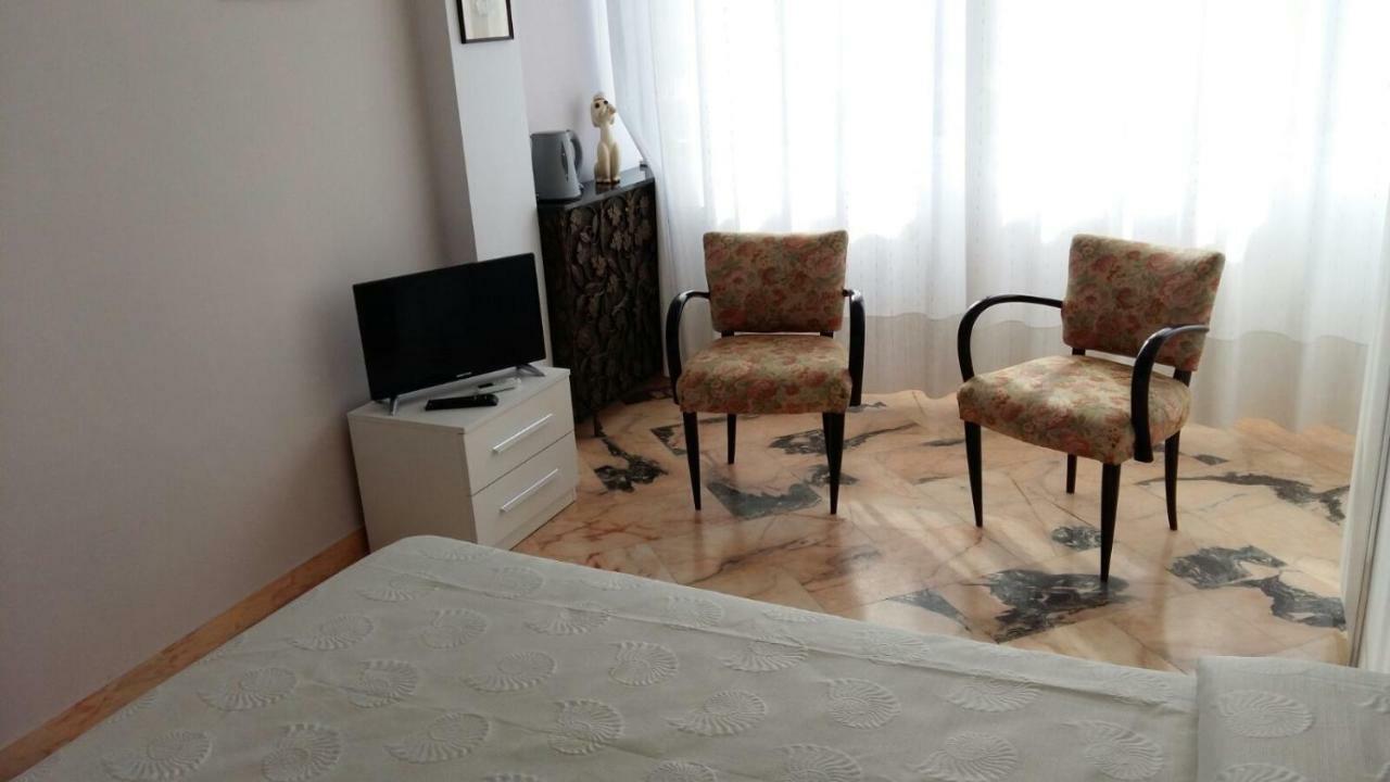 B&B Domus Lupiae Lecce Exterior foto